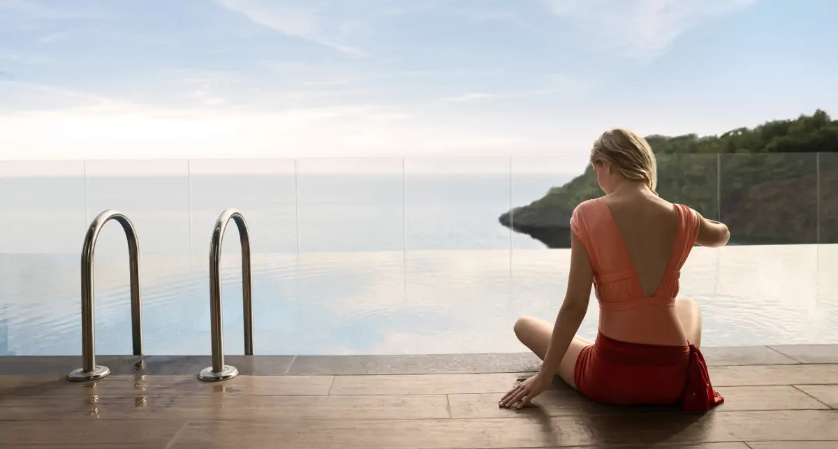 mylome hotel room swimup banner 1 1